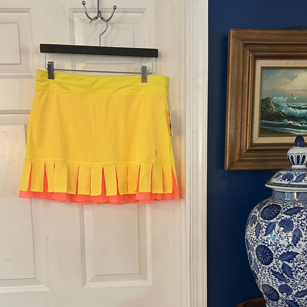 NWT Sofibella Neon Orange & Yellow Polyester & Spandex Athletic Tennis Skort